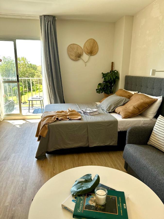 Minerva Estudio Suite La Biznaga , Beach And Pool ベナルマデナ エクステリア 写真